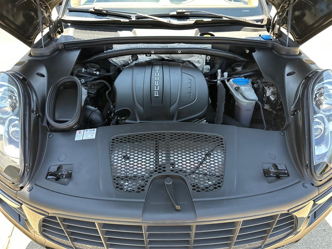 Porsche Macan  2017