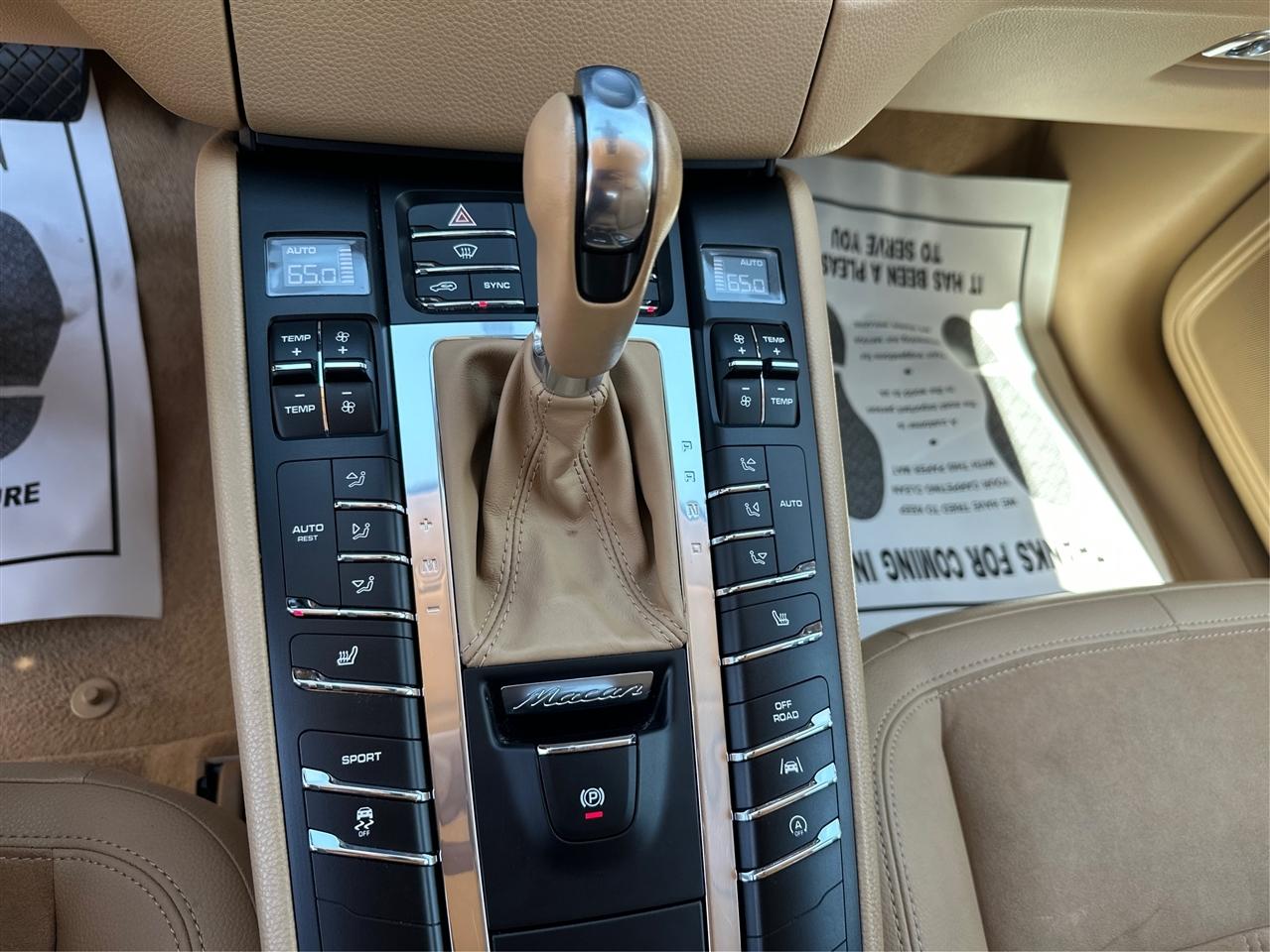Porsche Macan  2017