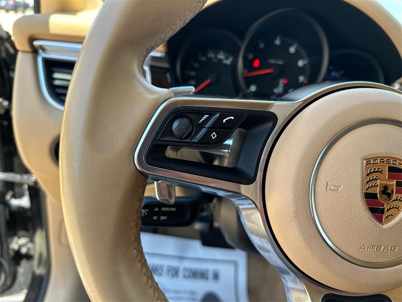 Porsche Macan  2017