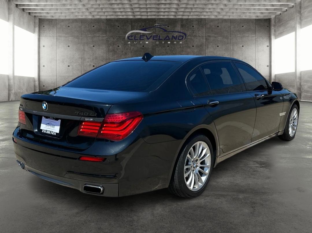 BMW 7-Series  2015