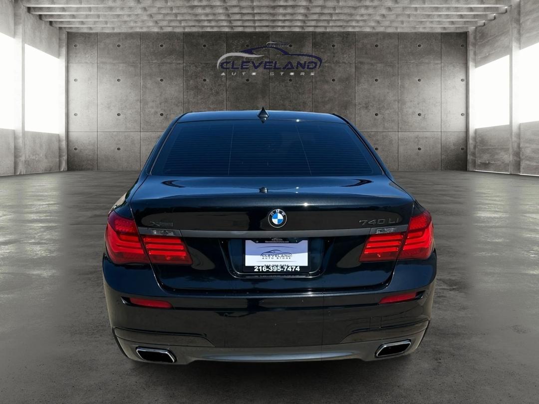 BMW 7-Series  2015