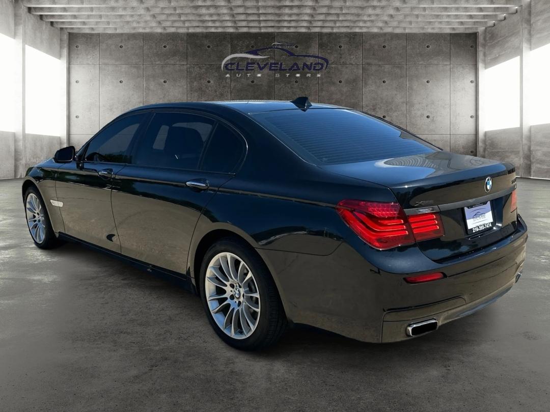 BMW 7-Series  2015