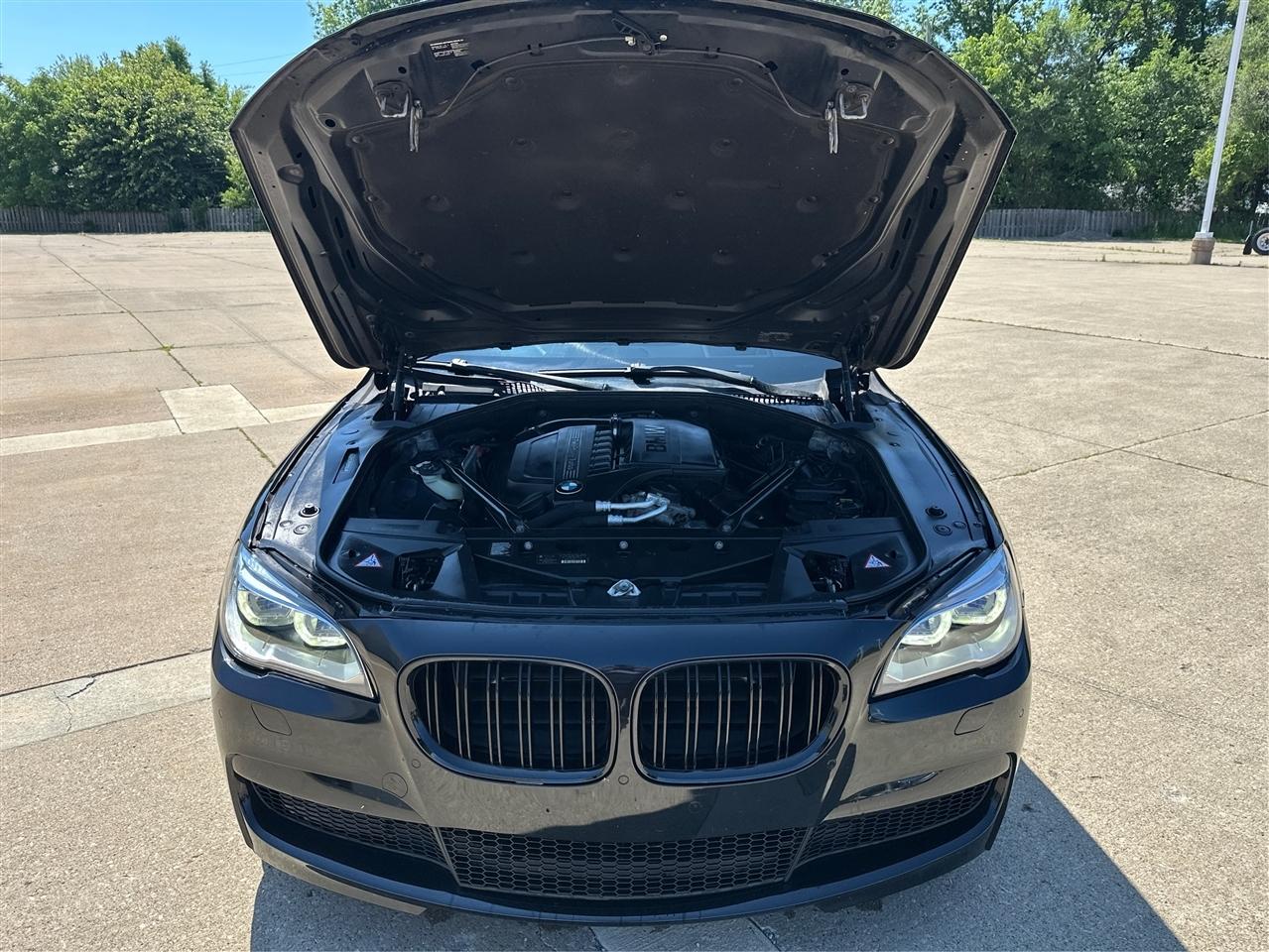 BMW 7-Series  2015