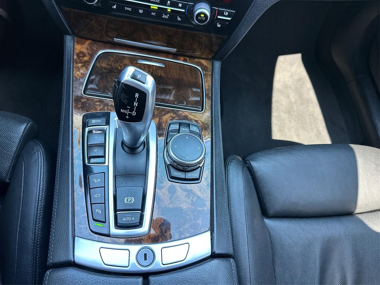 BMW 7-Series  2015