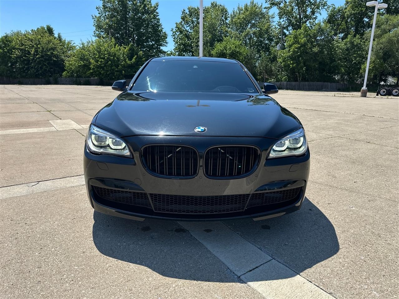 BMW 7-Series  2015
