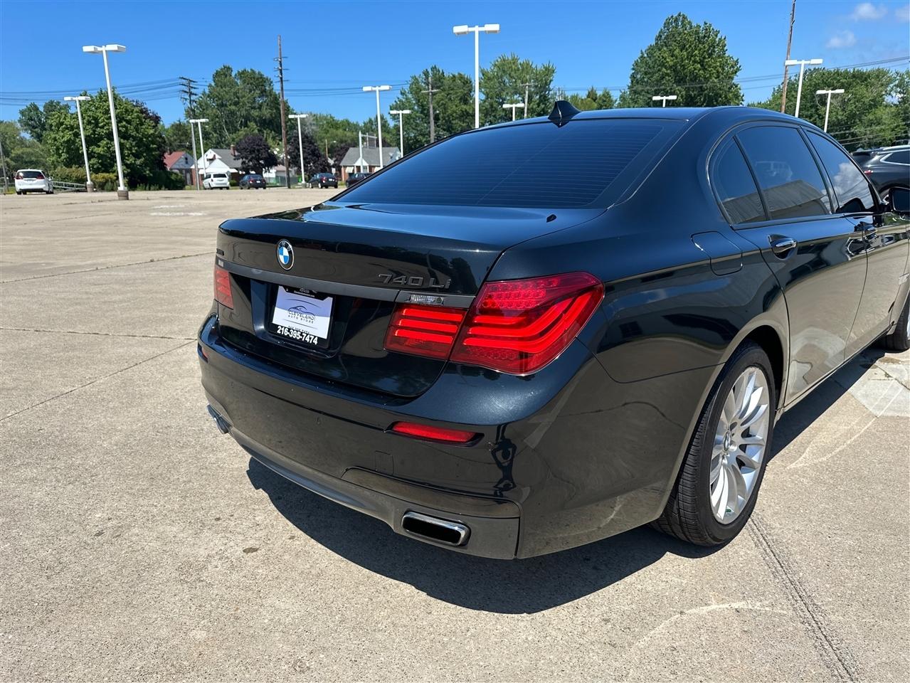 BMW 7-Series  2015