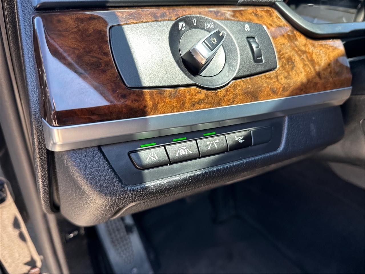 BMW 7-Series  2015