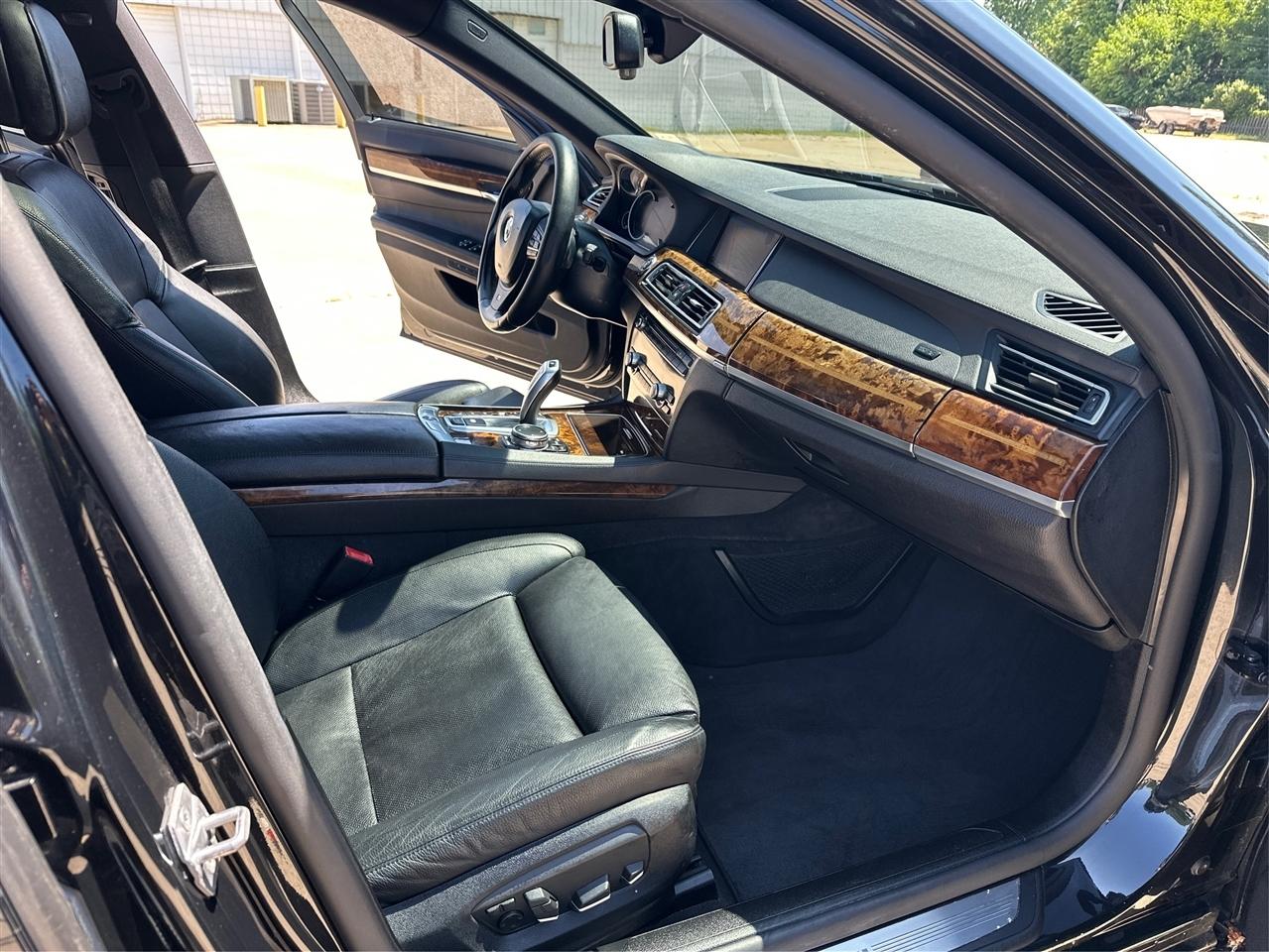 BMW 7-Series  2015