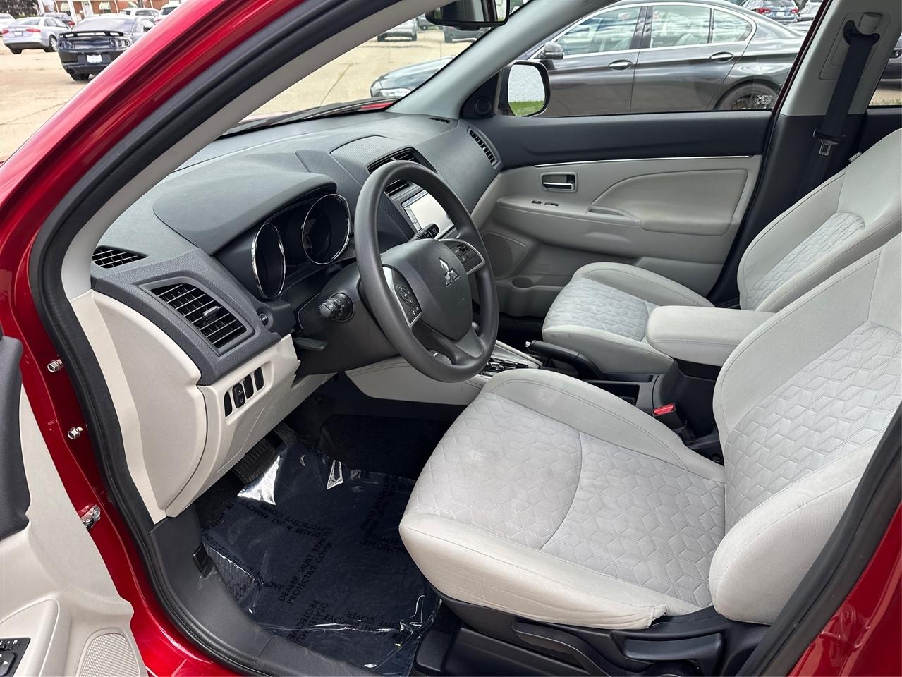 Mitsubishi Outlander Sport  2021