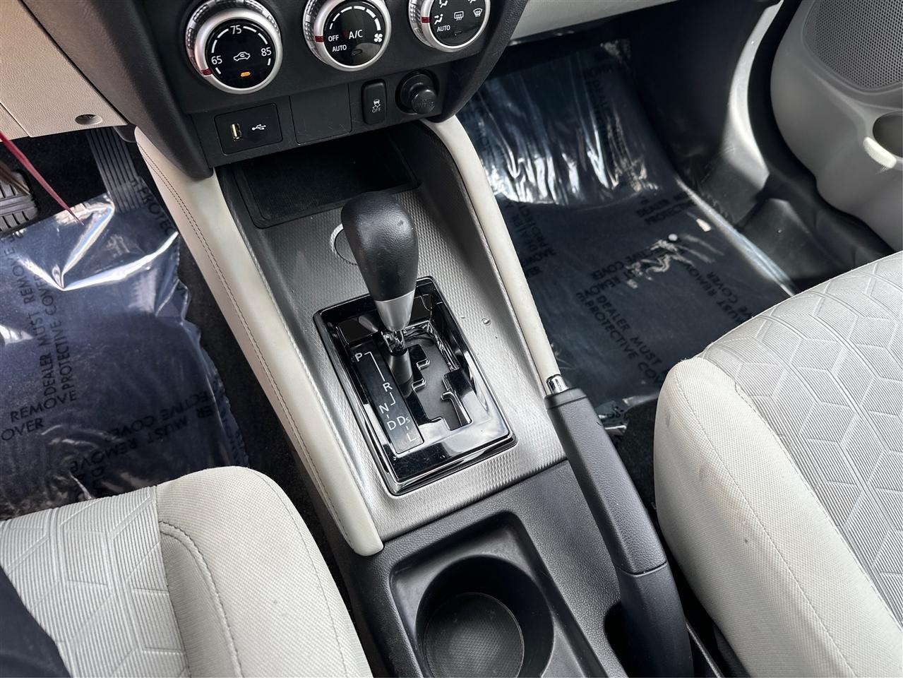 Mitsubishi Outlander Sport  2021