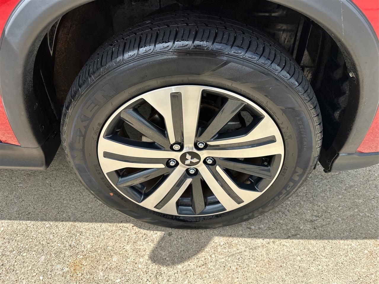 Mitsubishi Outlander Sport  2021