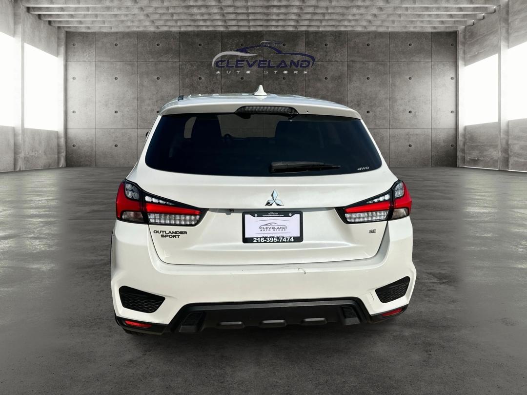 Mitsubishi Outlander Sport  2021