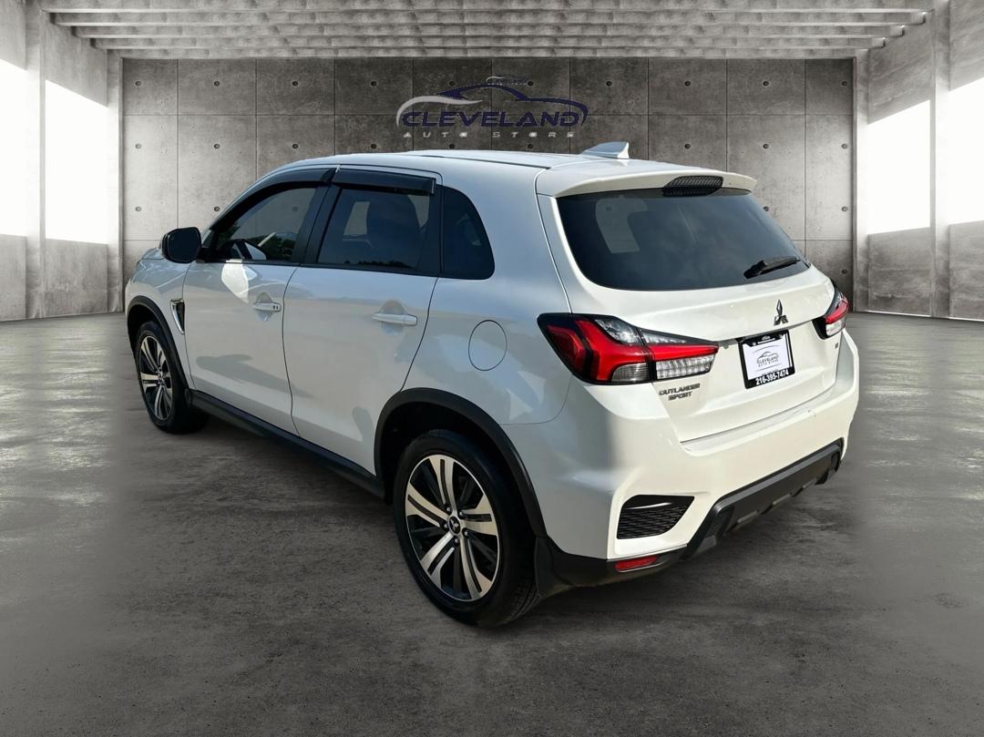 Mitsubishi Outlander Sport  2021