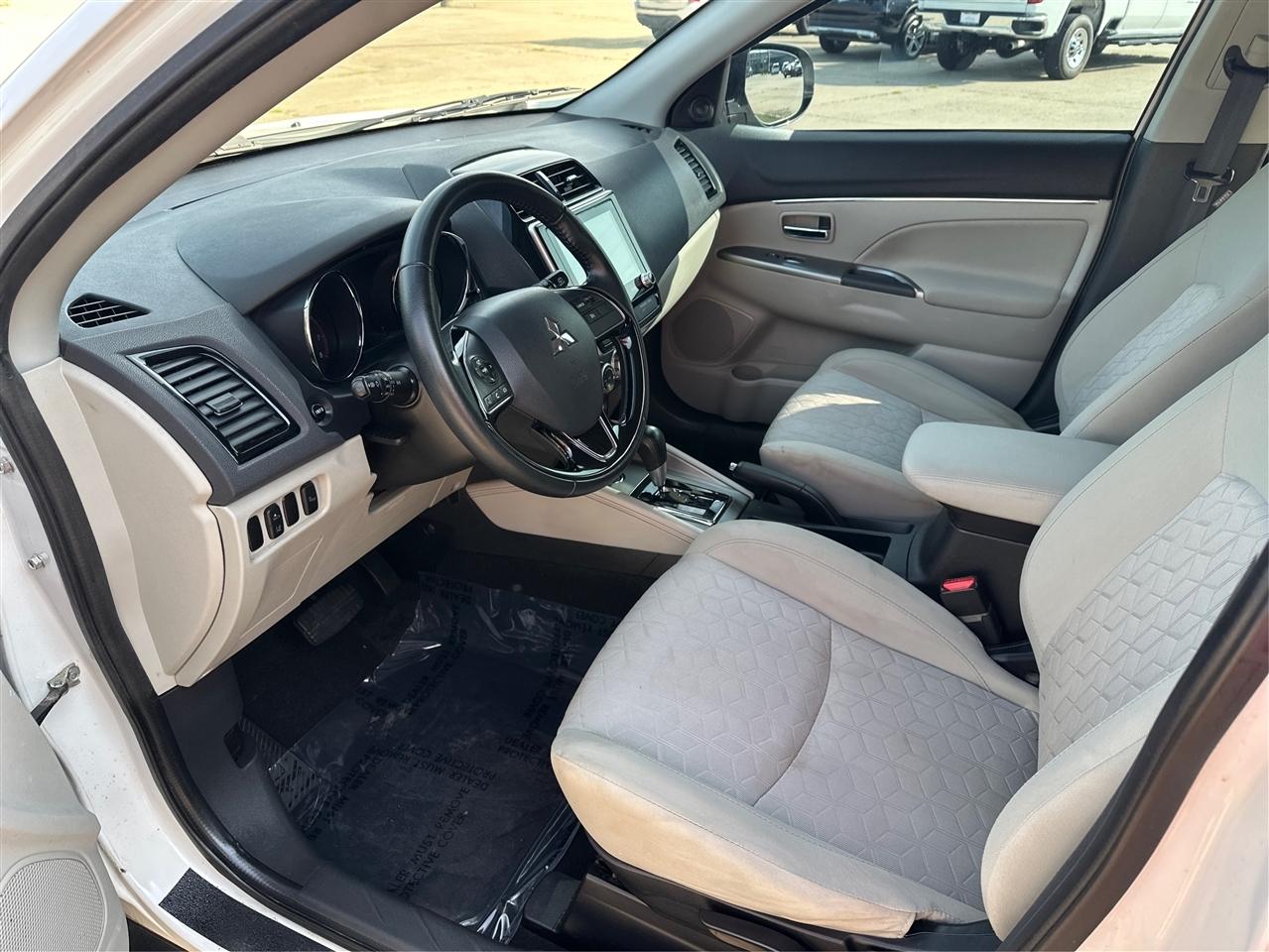 Mitsubishi Outlander Sport  2021
