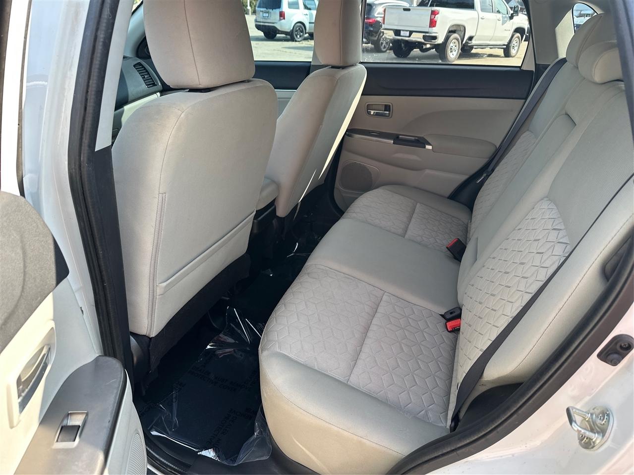Mitsubishi Outlander Sport  2021