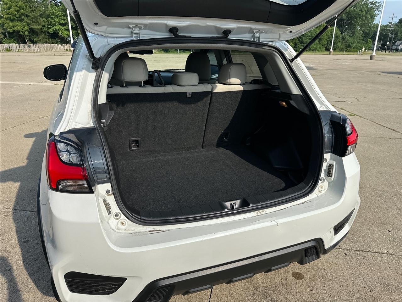 Mitsubishi Outlander Sport  2021