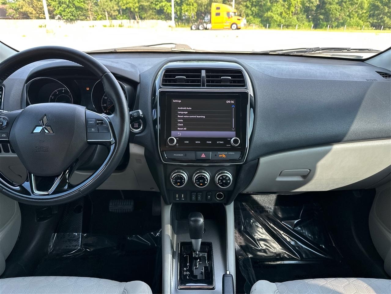 Mitsubishi Outlander Sport  2021