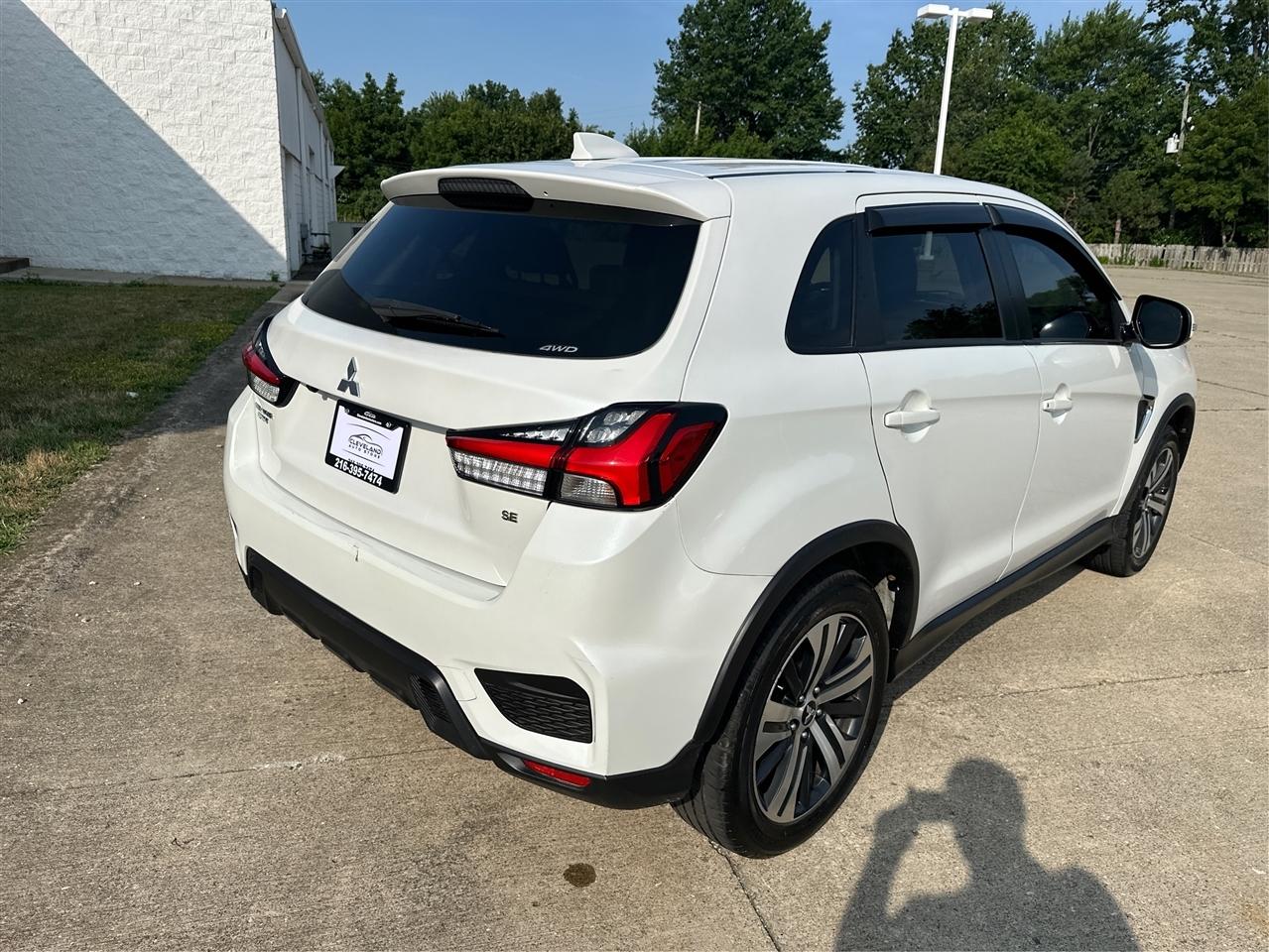 Mitsubishi Outlander Sport  2021