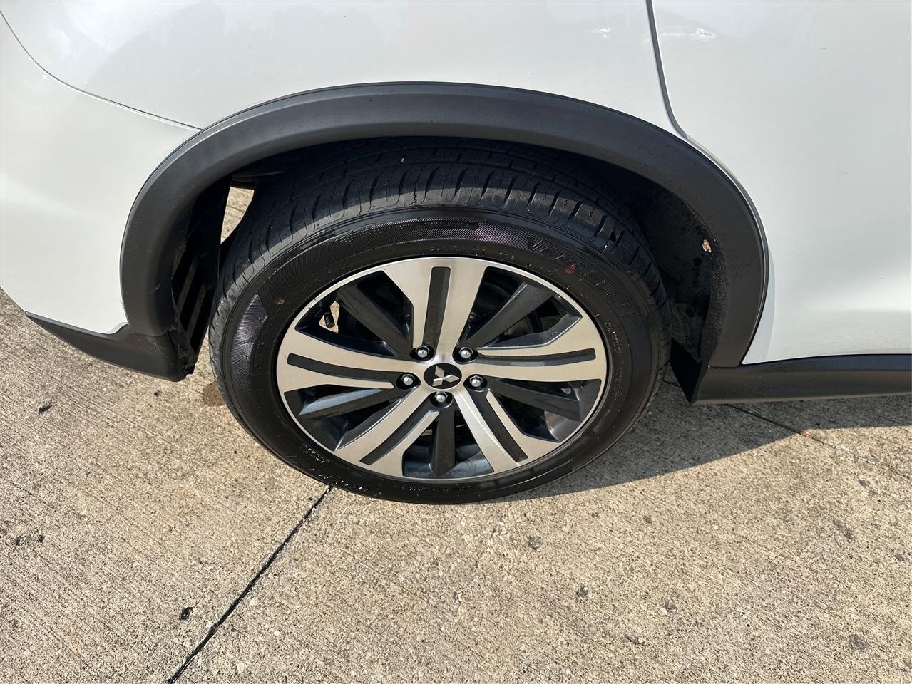 Mitsubishi Outlander Sport  2021