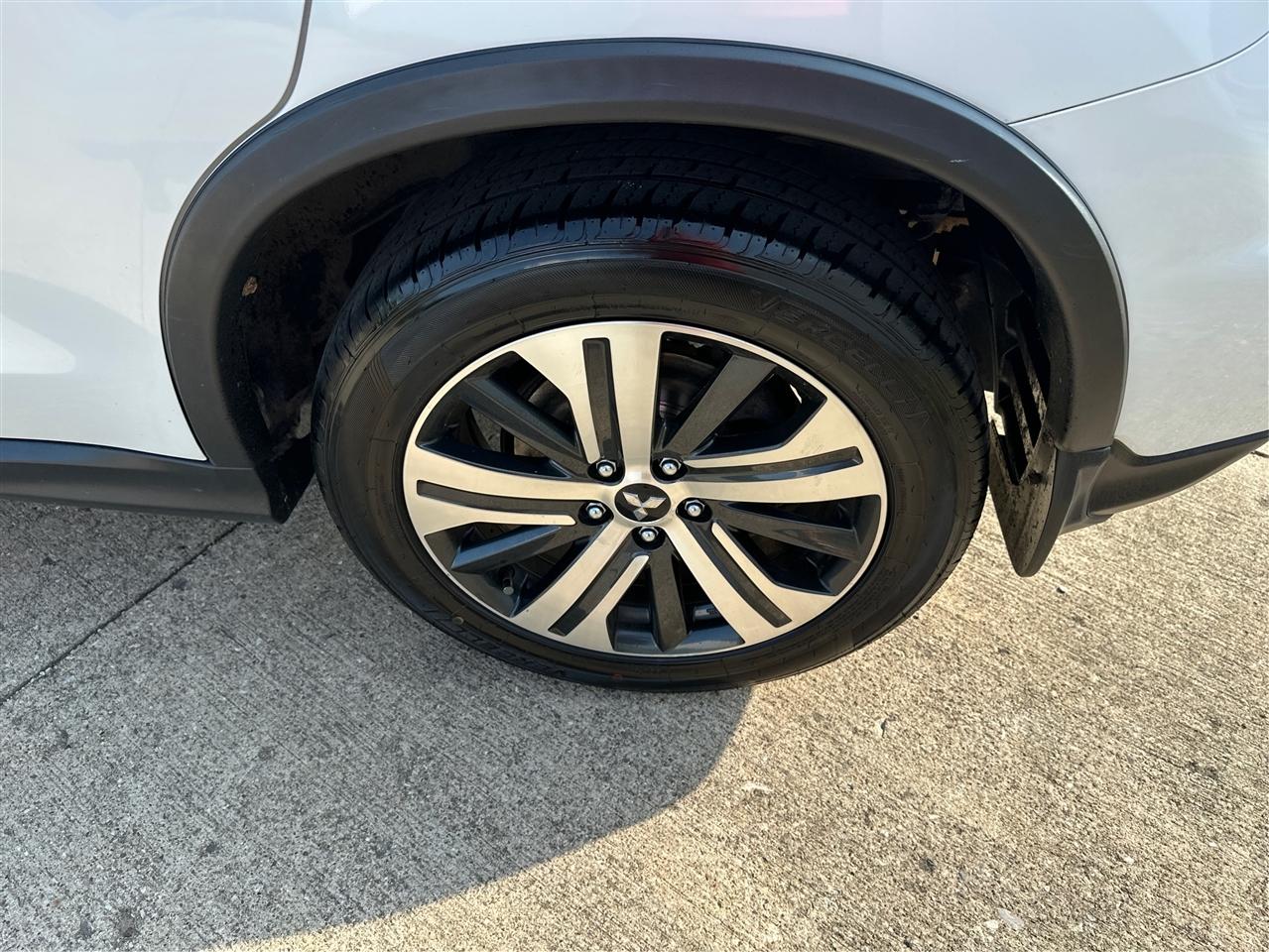 Mitsubishi Outlander Sport  2021
