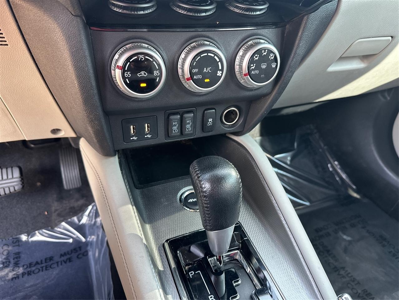 Mitsubishi Outlander Sport  2021