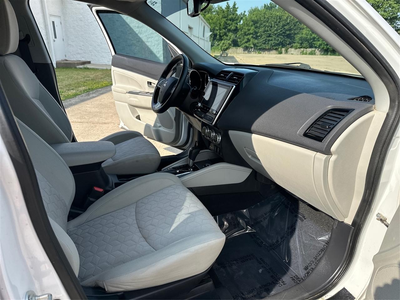 Mitsubishi Outlander Sport  2021