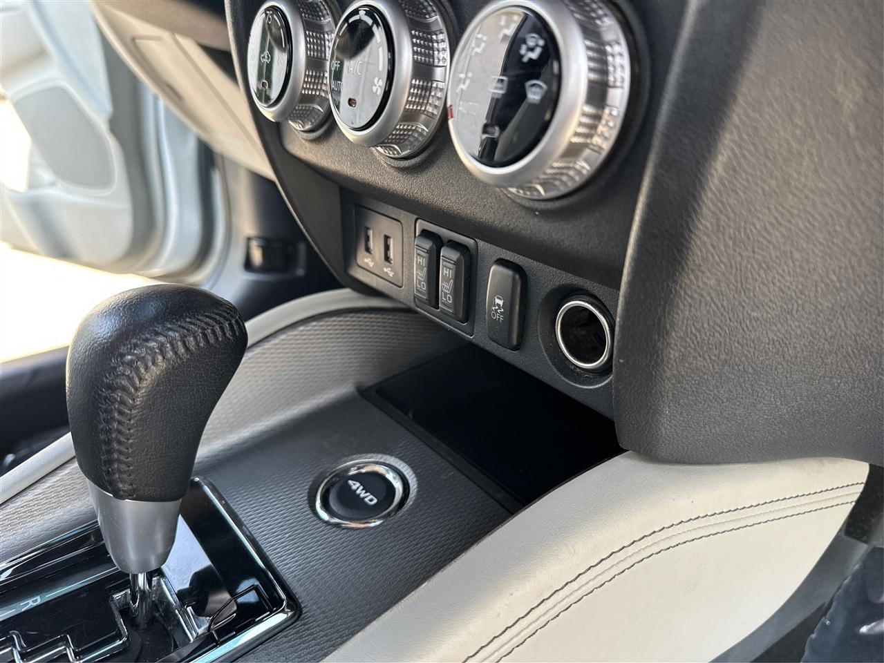 Mitsubishi Outlander Sport  2021