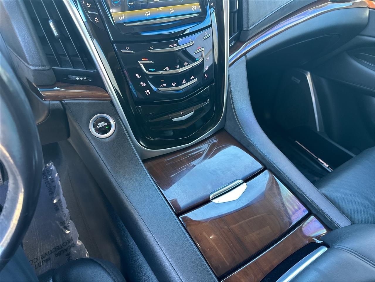Cadillac Escalade  2018