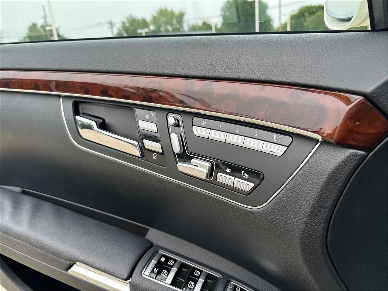 Mercedes-Benz S-Class  2009