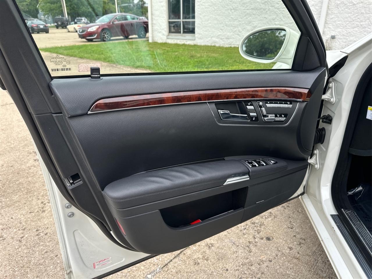 Mercedes-Benz S-Class  2009