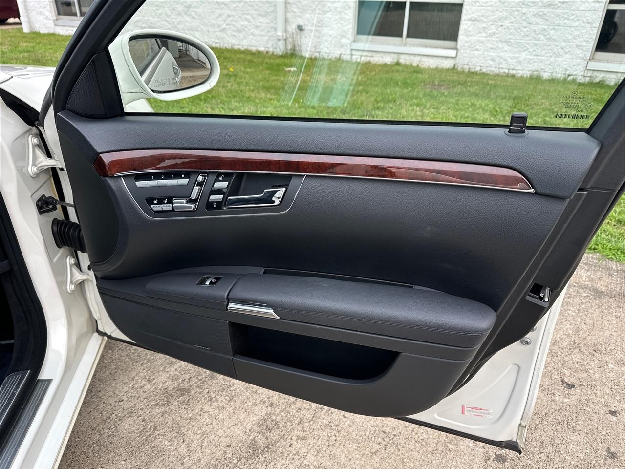 Mercedes-Benz S-Class  2009