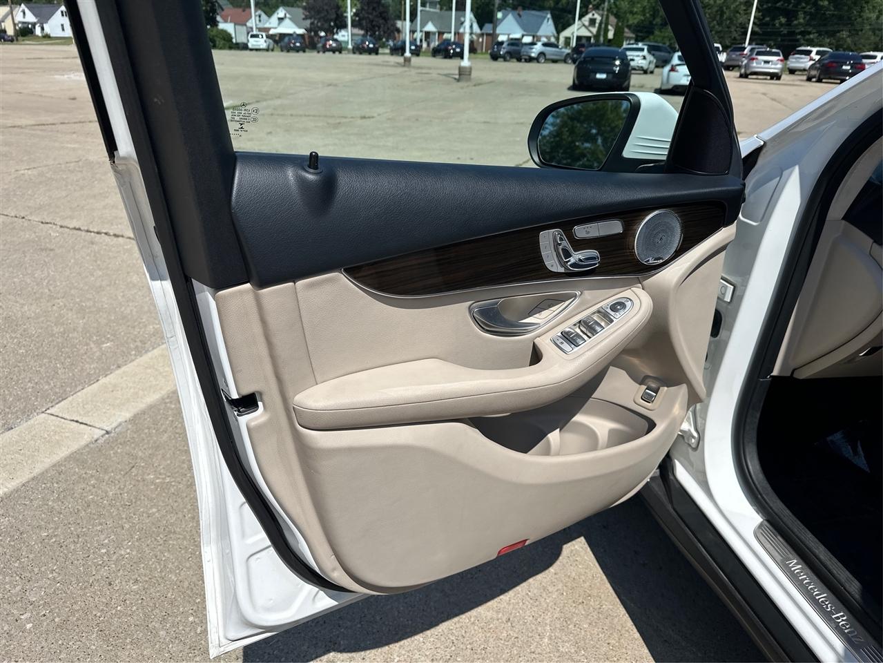 Mercedes-Benz GLC-Class  2017