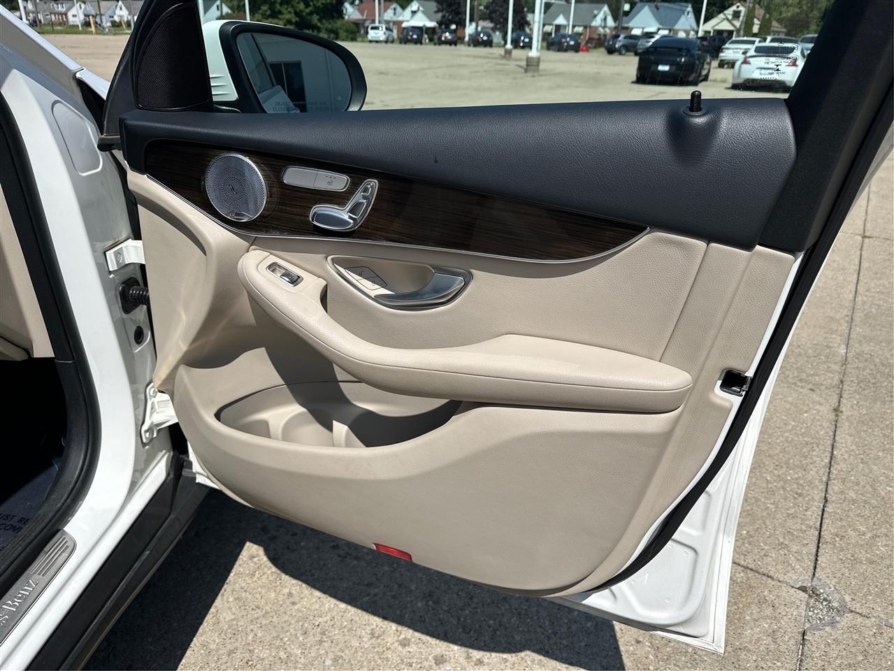 Mercedes-Benz GLC-Class  2017