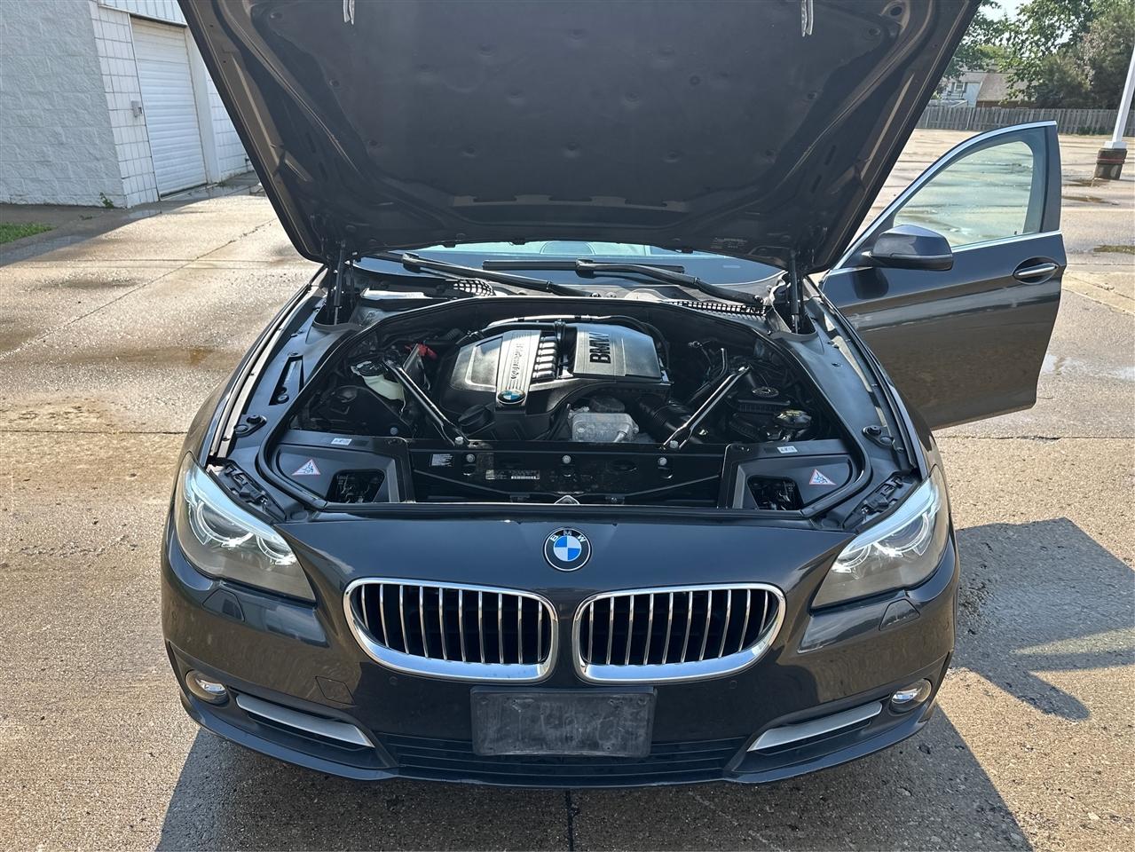 BMW 5-Series  2015