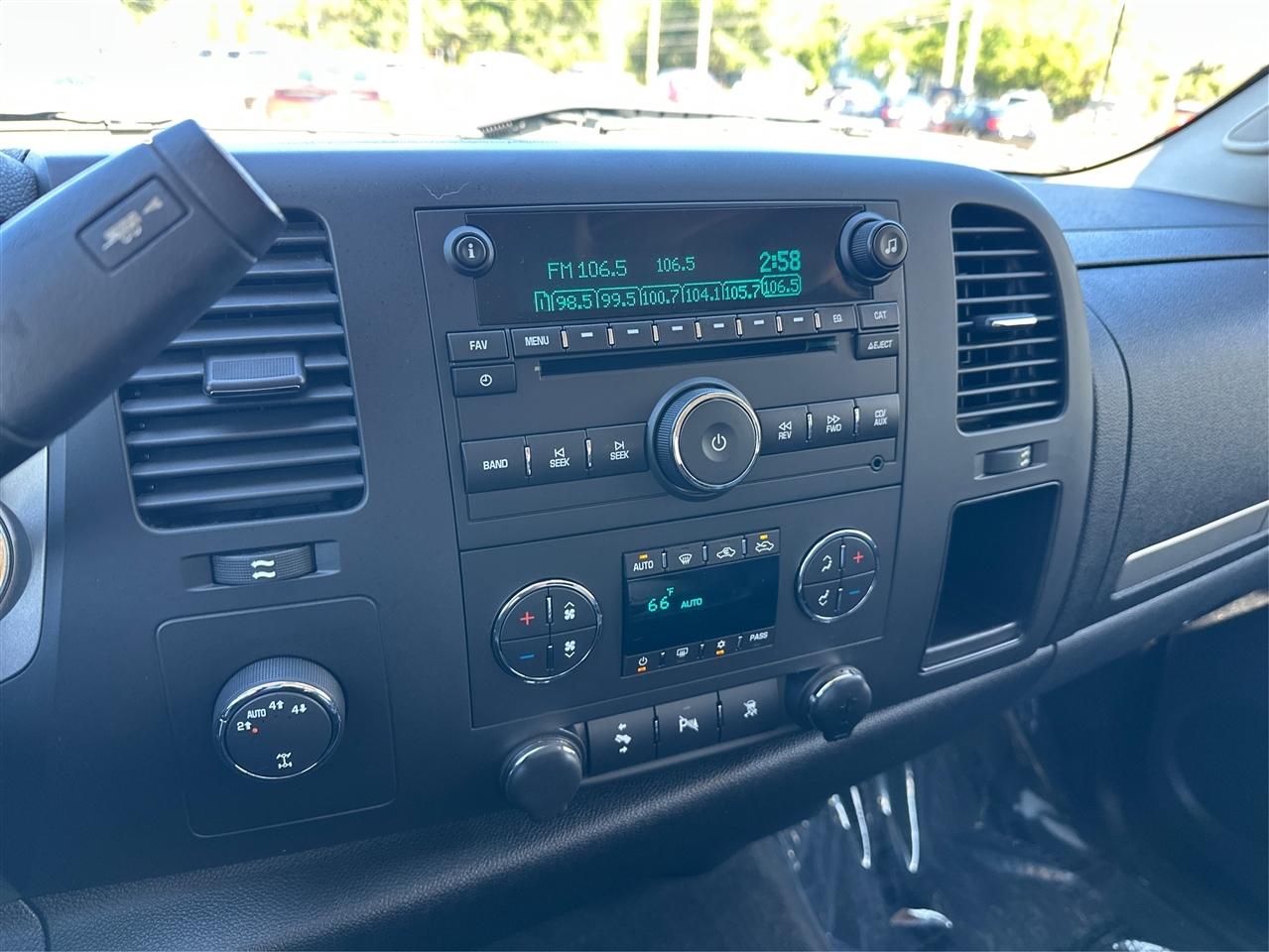 Chevrolet Silverado 1500  2010