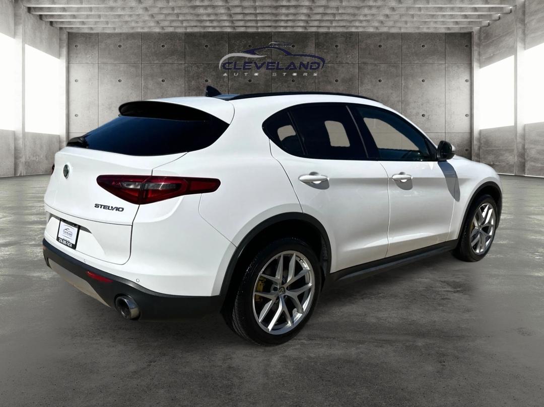 Alfa Romeo Stelvio  2018