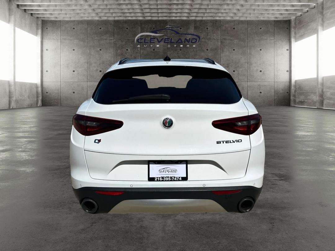 Alfa Romeo Stelvio  2018