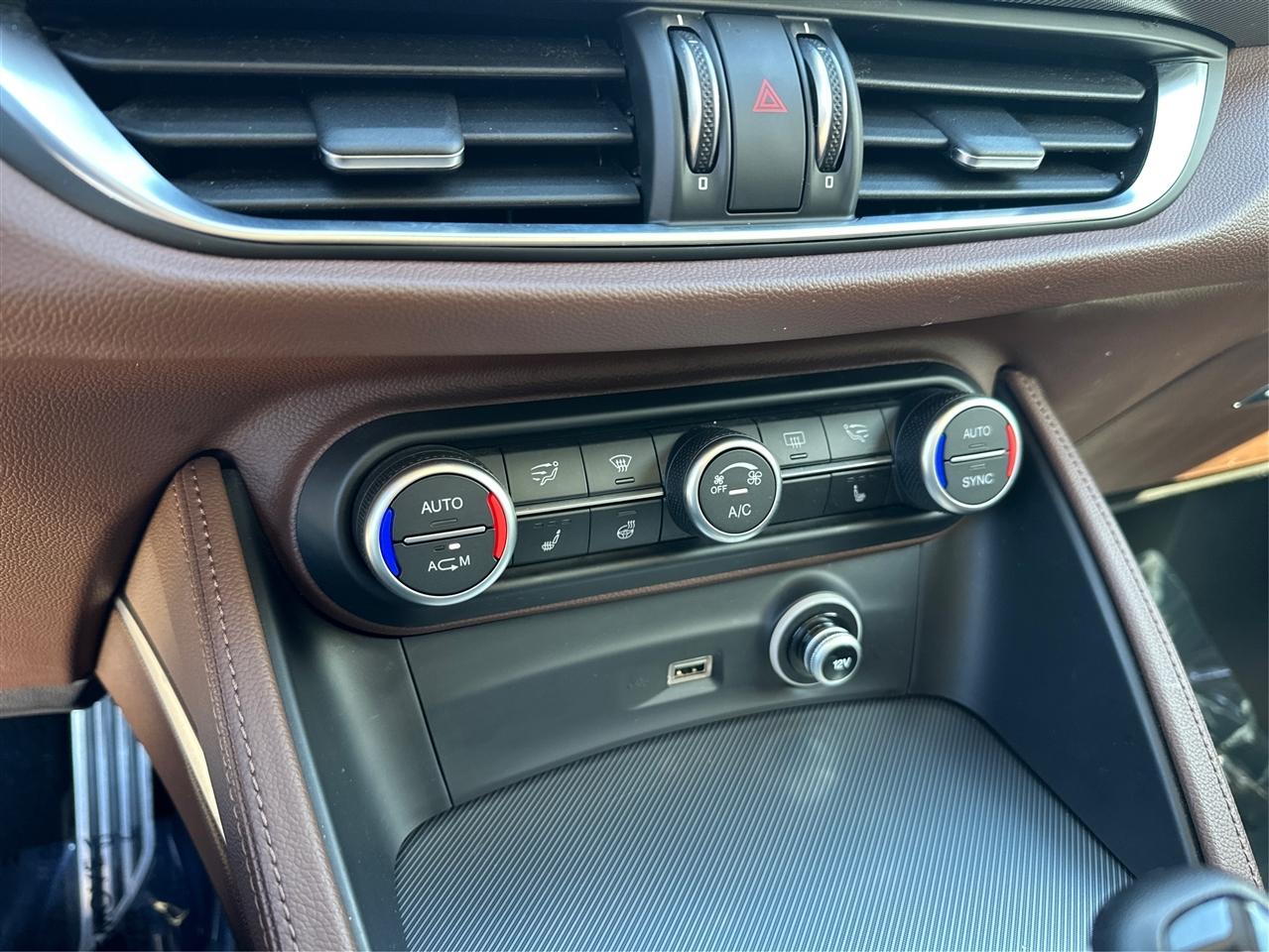 Alfa Romeo Stelvio  2018