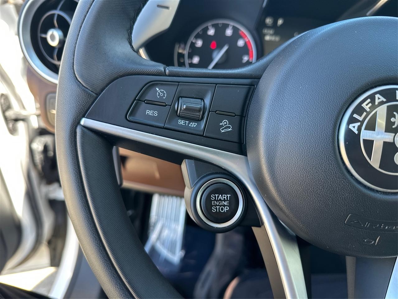 Alfa Romeo Stelvio  2018