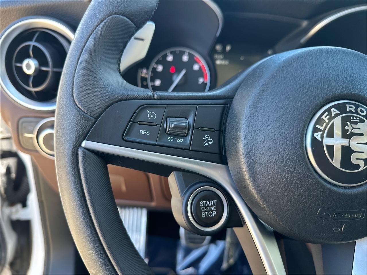 Alfa Romeo Stelvio  2018