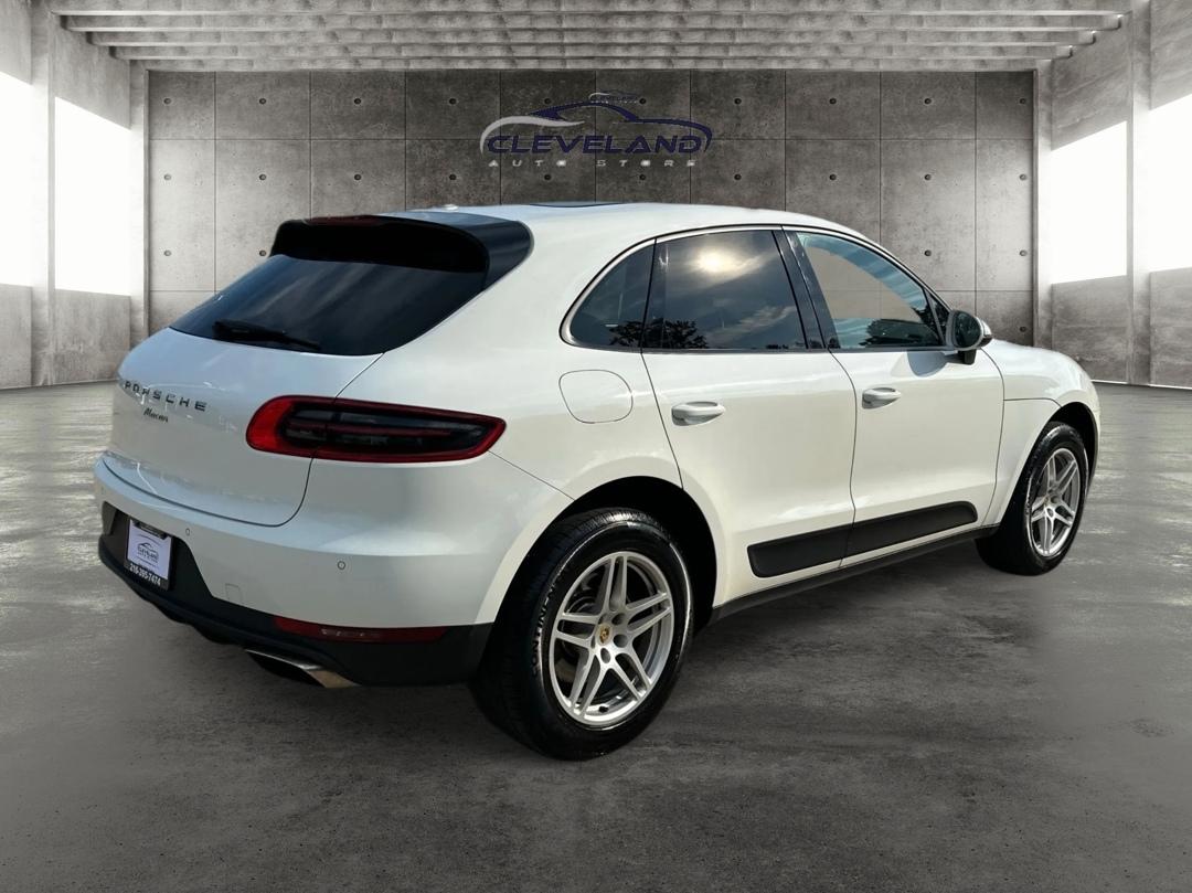 Porsche Macan  2017
