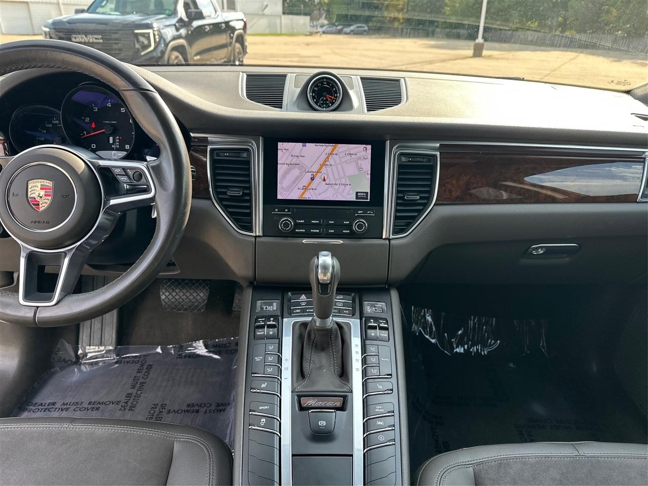 Porsche Macan  2017