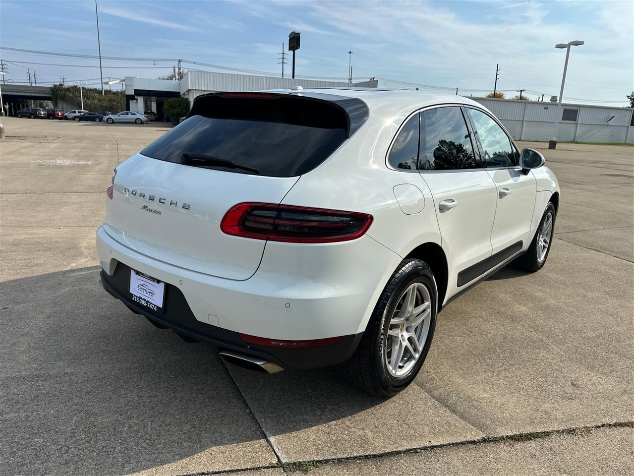Porsche Macan  2017