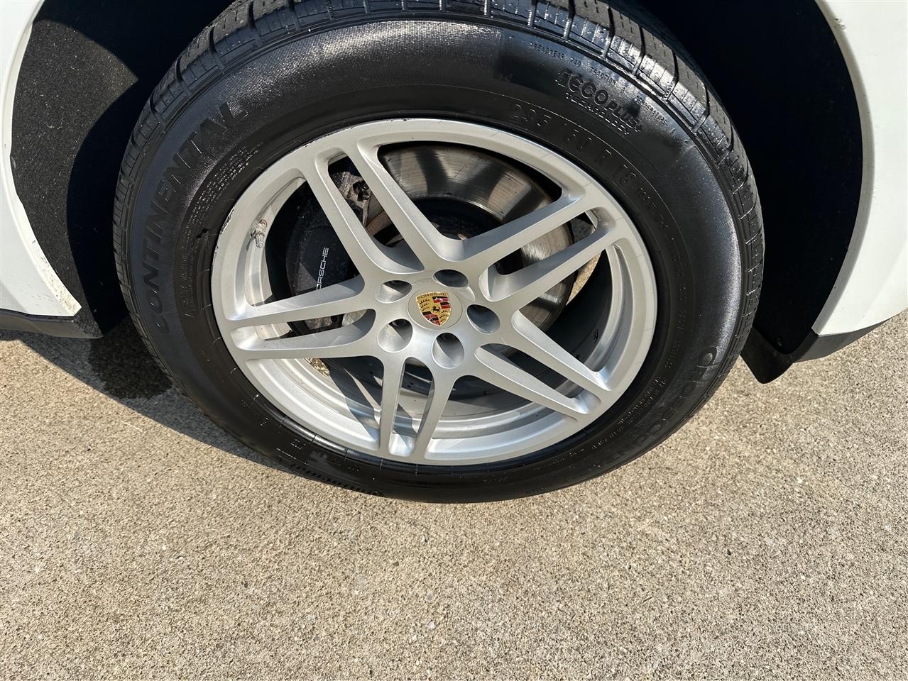 Porsche Macan  2017