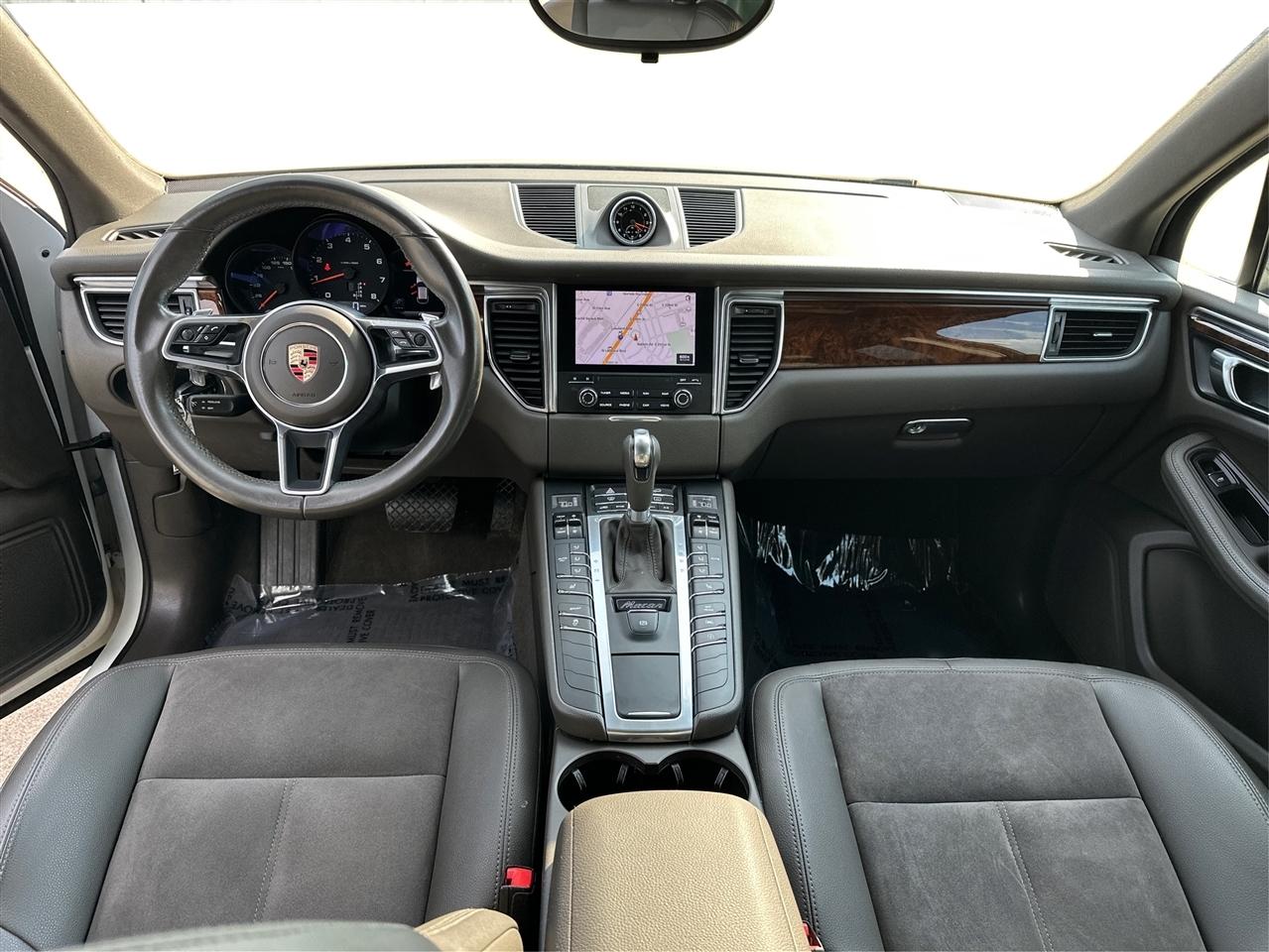 Porsche Macan  2017