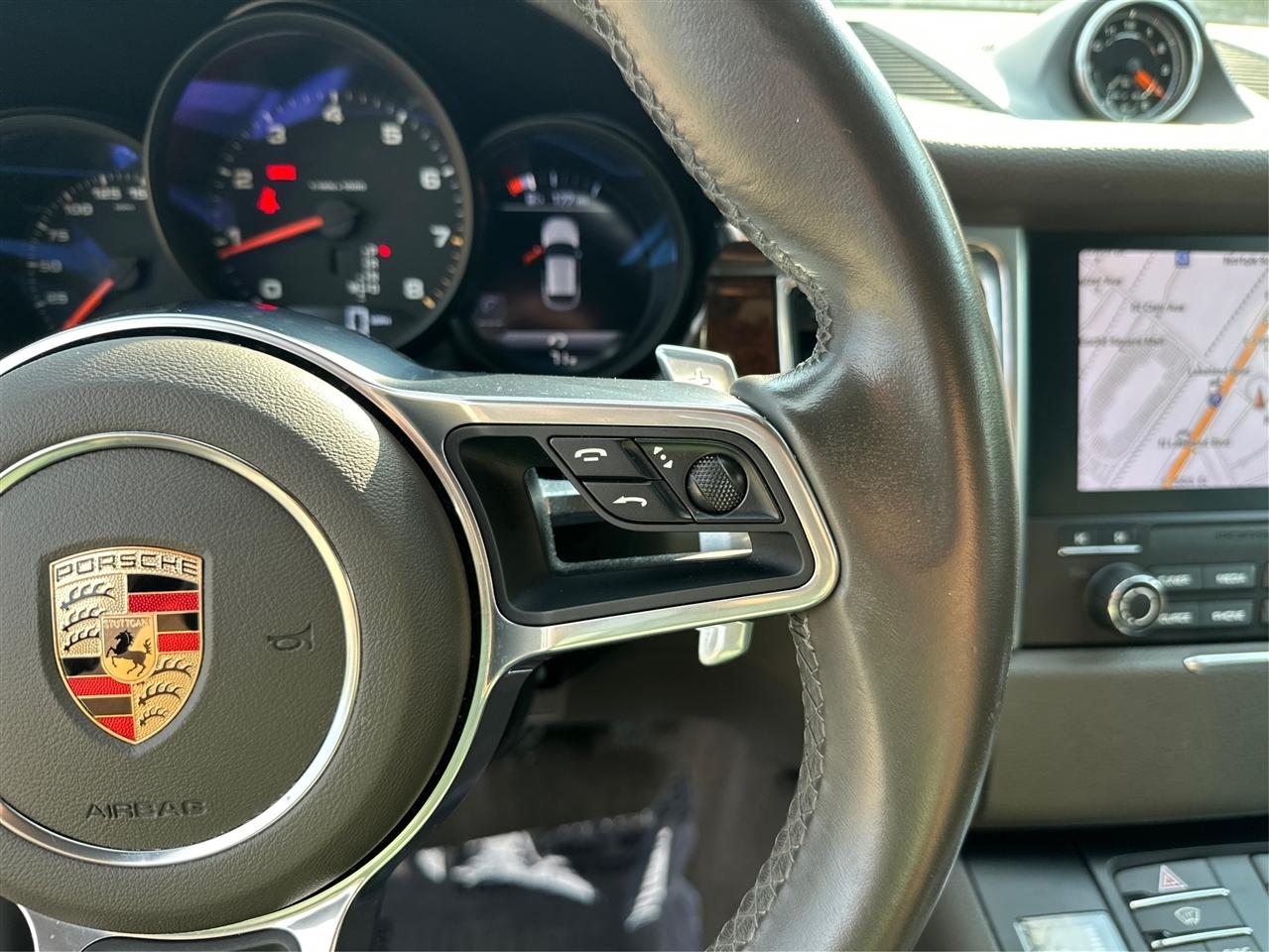 Porsche Macan  2017