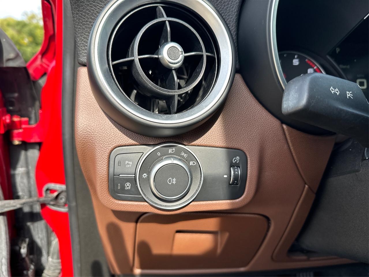 Alfa Romeo Stelvio  2018