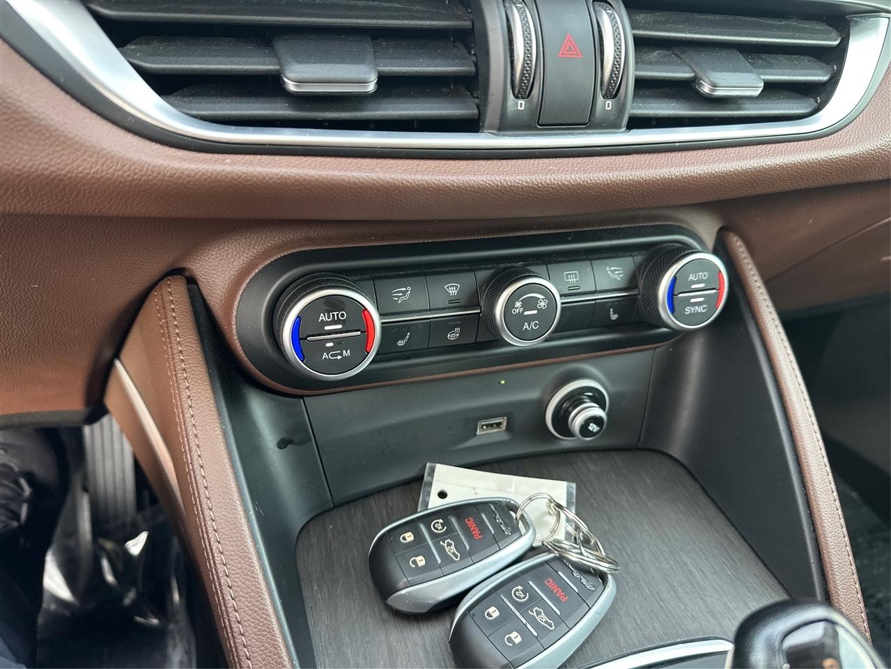 Alfa Romeo Stelvio  2018