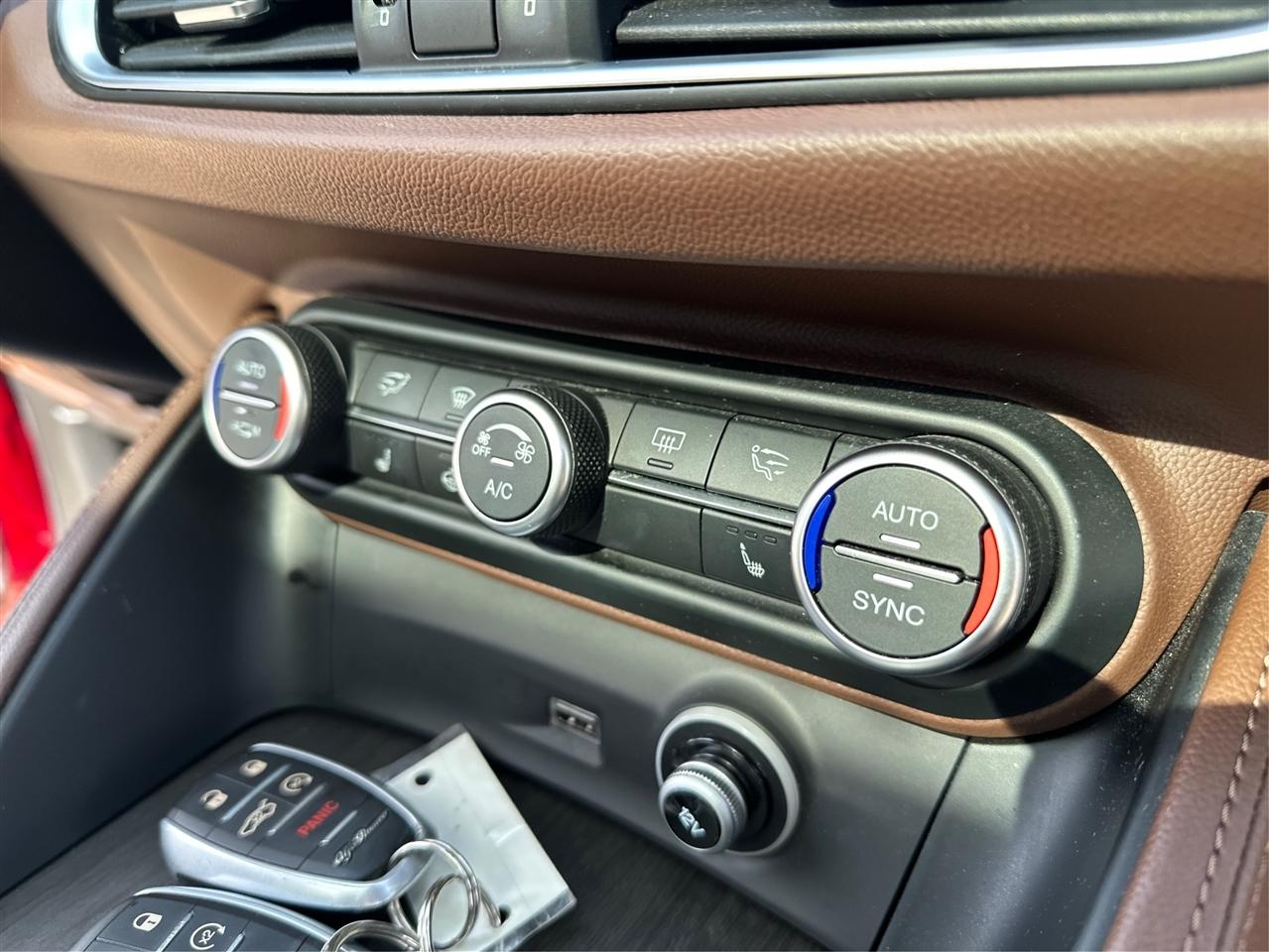 Alfa Romeo Stelvio  2018