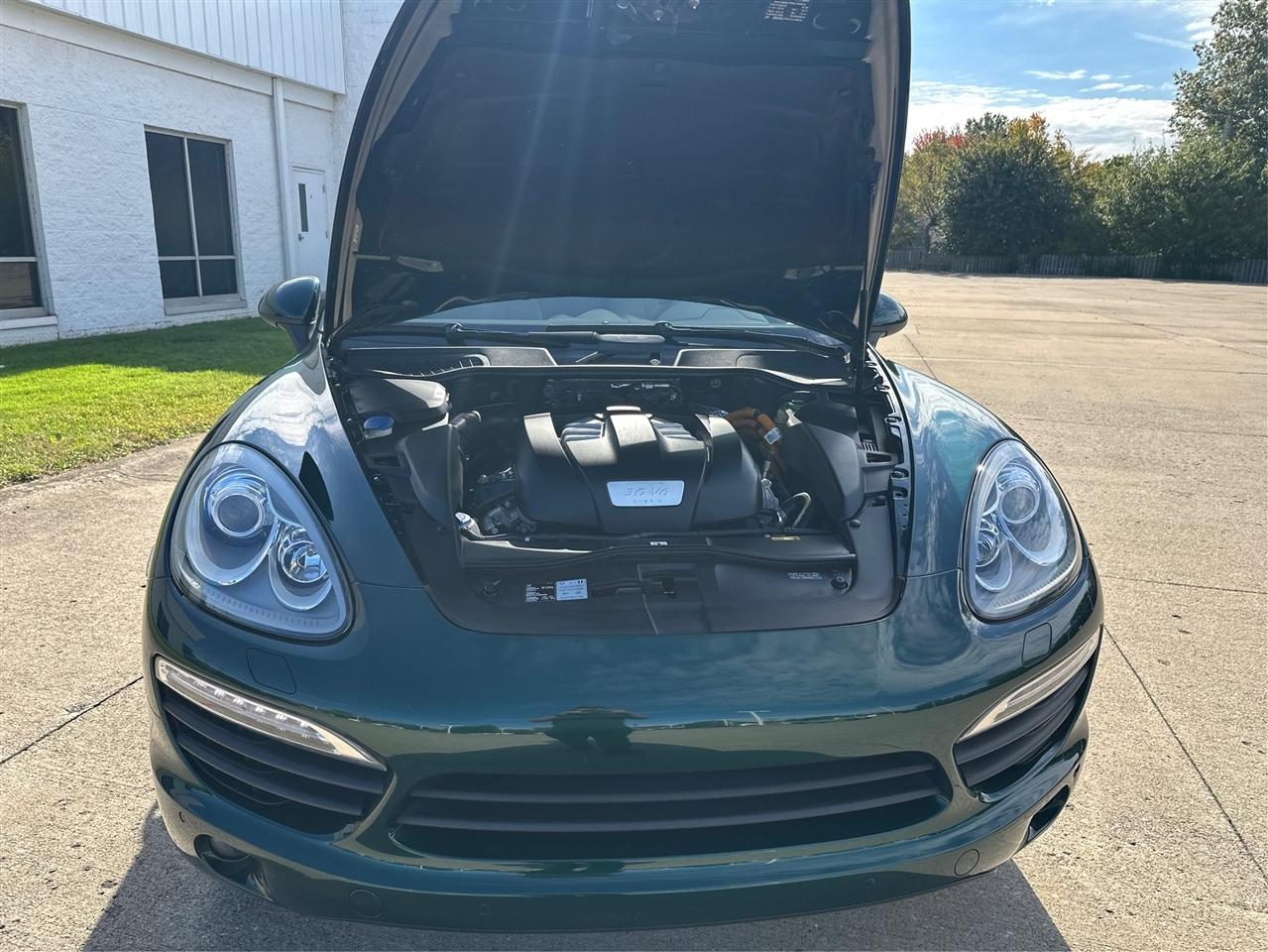 Porsche Cayenne Hybrid  2014